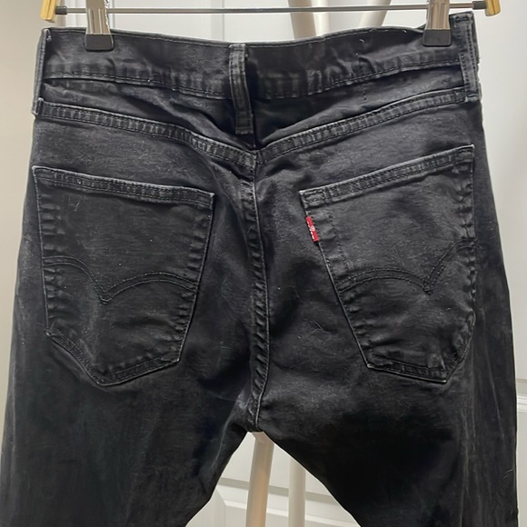 Black Slim Levi’s - Picture 1 of 5